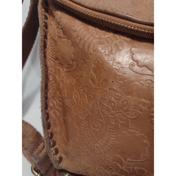 The SAK Women’s Silverlake Leather Crossbody Bag Embossed With Studs - Picture 4 of 16